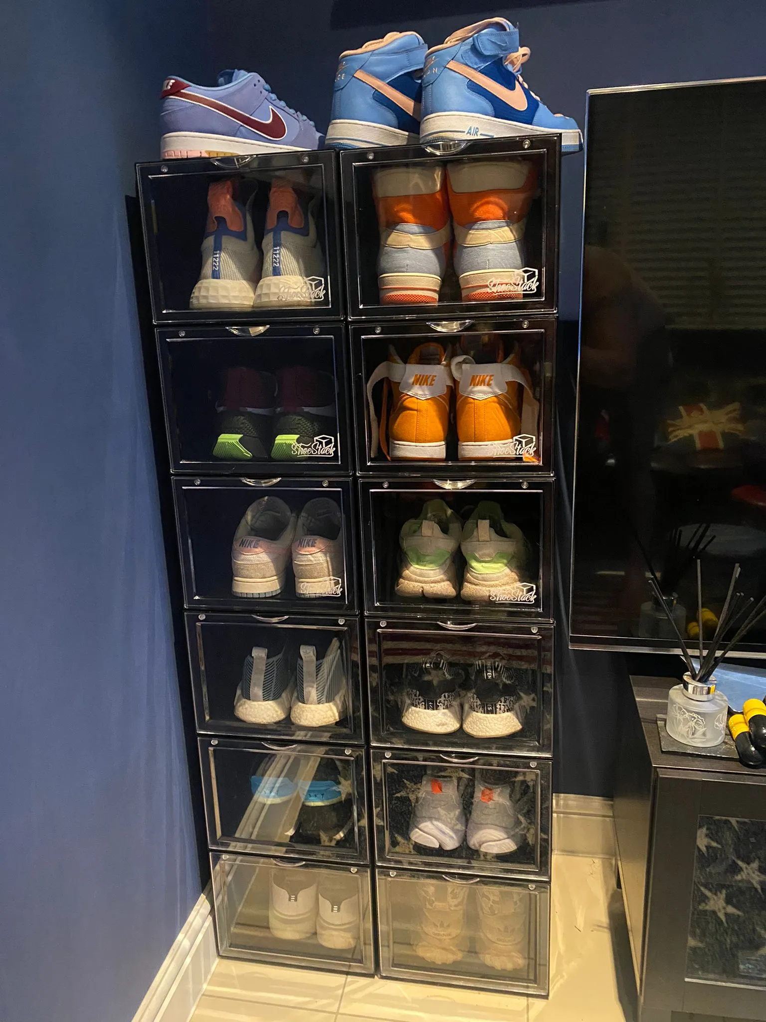 black front view shoe boxes